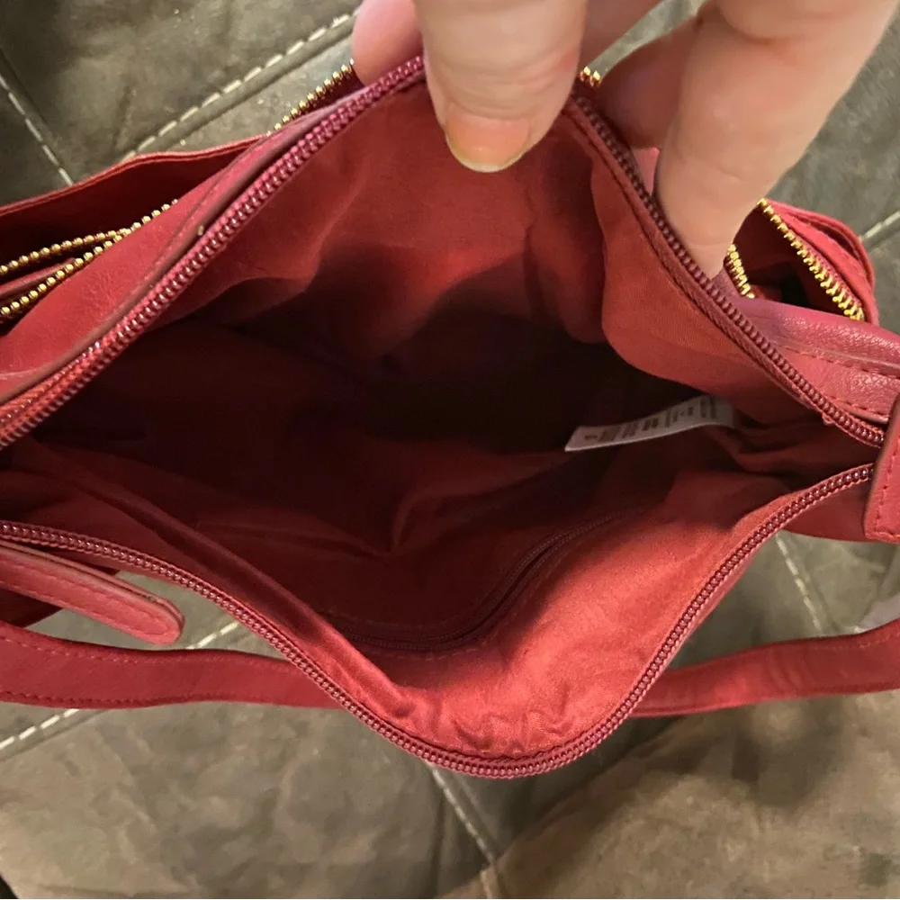 Red purse - Picture 1 of 2